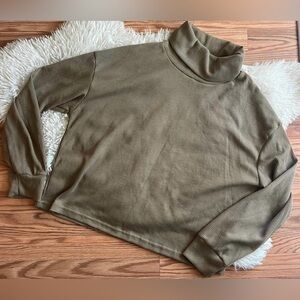 Long Sleeve Cropped Turtleneck Top
